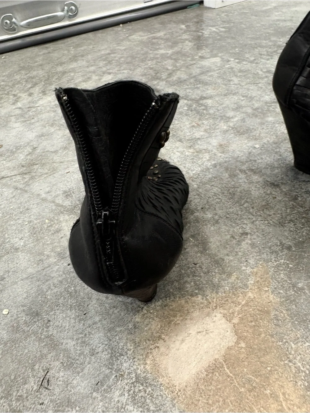 Kenneth Cole Black Leather Studded Open Toe Zip Ankle Bootie Women's 8.5